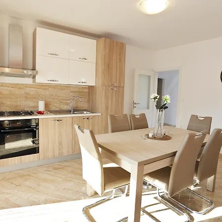 Andelic Apartament *